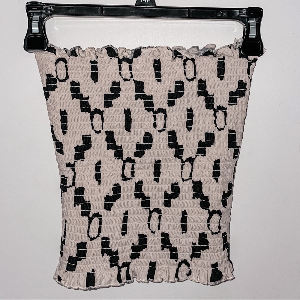 H&M ruffle cream and black crop top